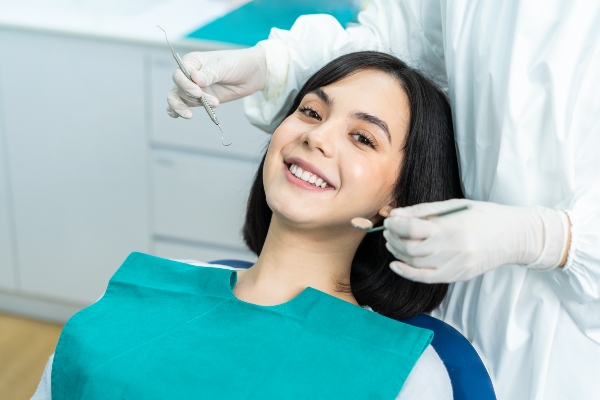General Dentistry: Repairing Teeth With Dental Crowns